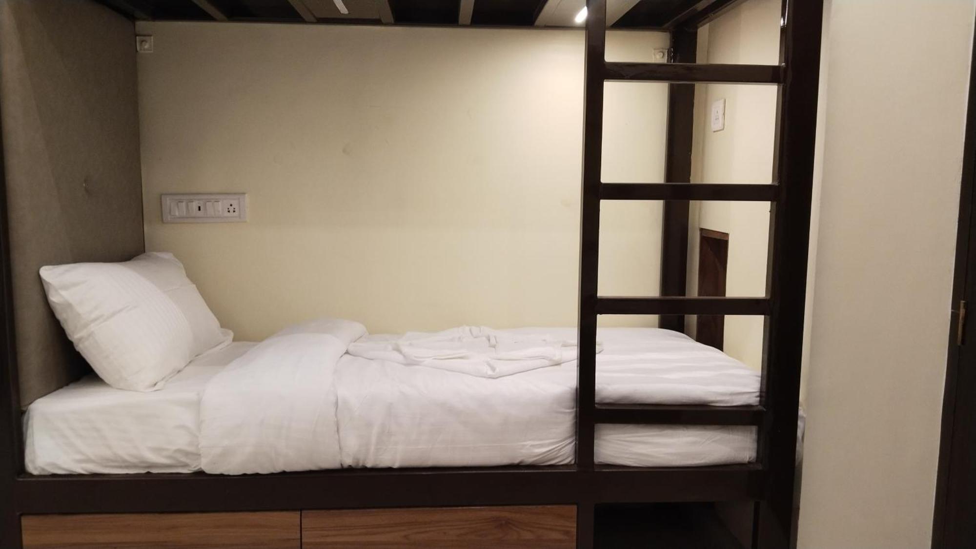 ורנאסי The Banaras Hotel מראה חיצוני תמונה