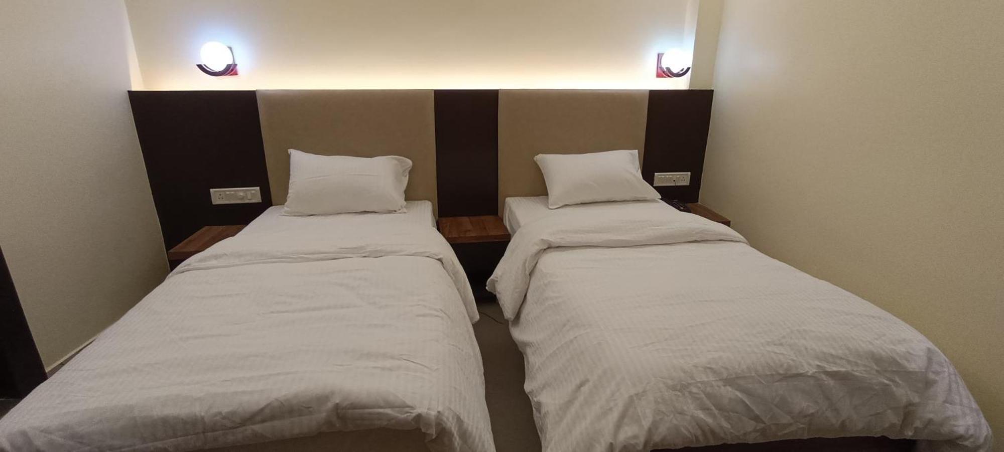 ורנאסי The Banaras Hotel מראה חיצוני תמונה
