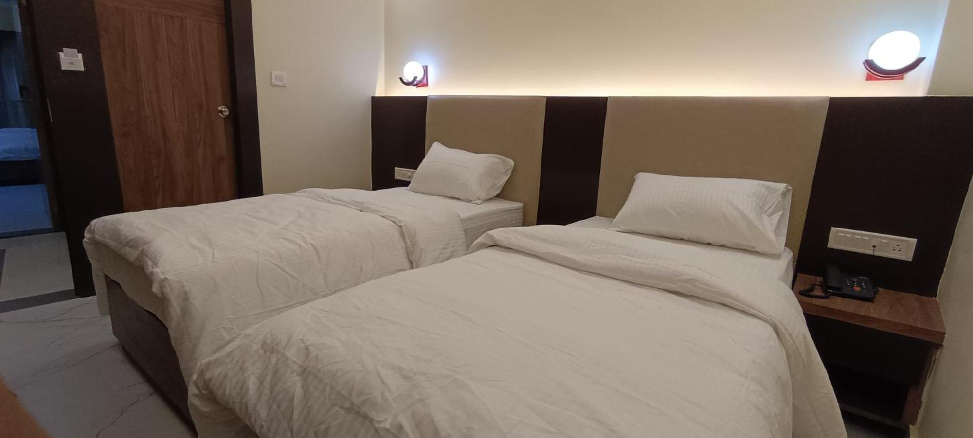 ורנאסי The Banaras Hotel מראה חיצוני תמונה