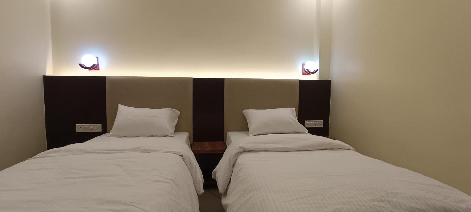 ורנאסי The Banaras Hotel מראה חיצוני תמונה